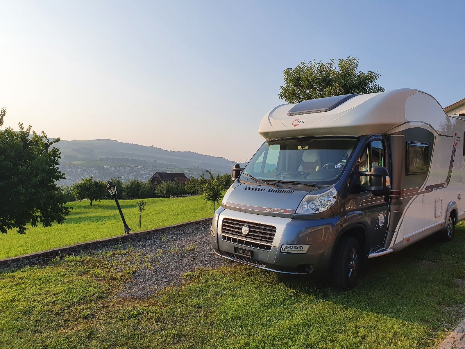 Wohnmobil In Spreitenbach Mit Schlafpl Tzen Ab Chf Nacht Mieten