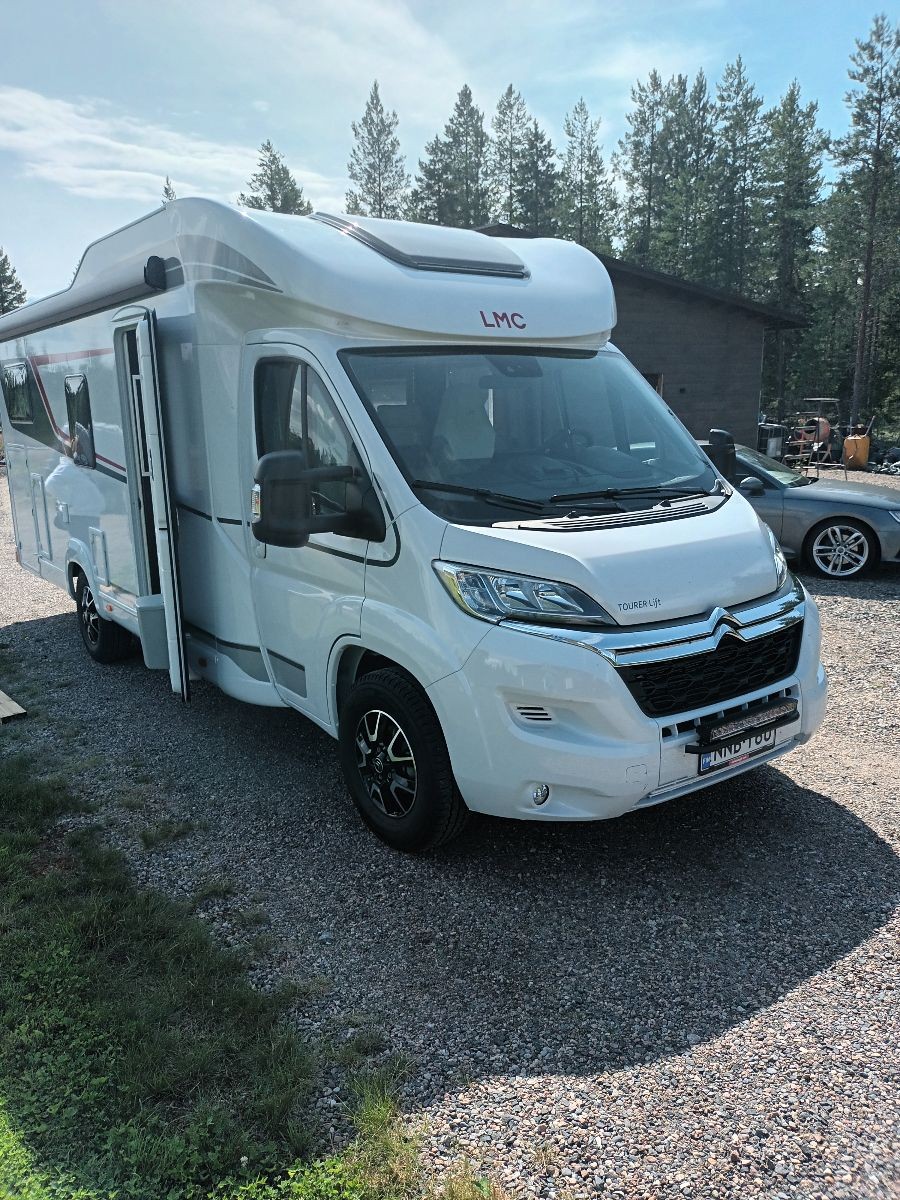 Lej Autocamper I Ii Med Sengepladser Fra Dkk Nat Mycamper