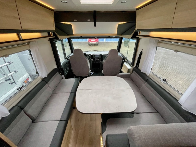 Itineo Itineo SB 700 Motorhome - Bad Zurzach, Switzerland