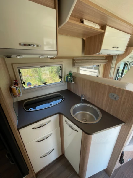 Bürstner IXEO TIME IT 726 G PROFILÉ LIT PAVILLON Wohnmobil - Montmollin, Schweiz