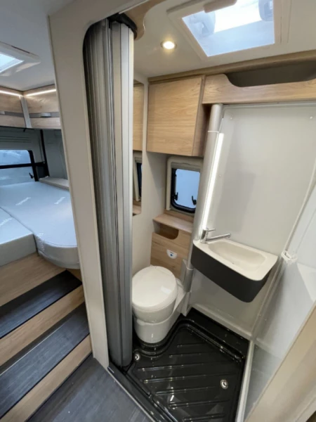Dethleffs Globetrail 600 DS-RT Campingbus - Ebikon, Schweiz