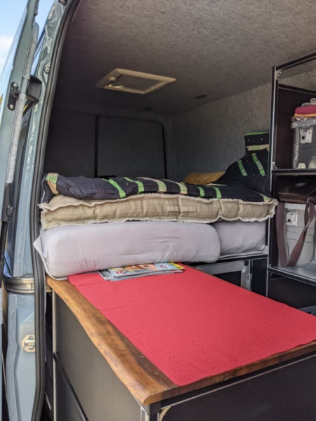 Mercedes Eddie Campingbus - Basel, Schweiz