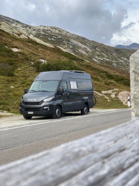 Iveco Daily Campingbus - Stalden, Schweiz