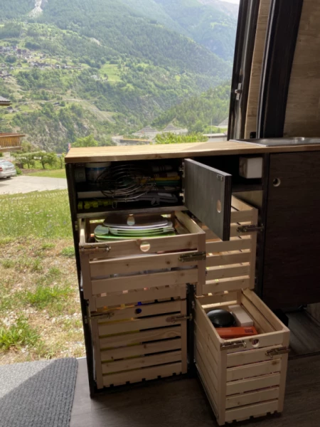 Iveco Daily Campingbus - Stalden, Schweiz