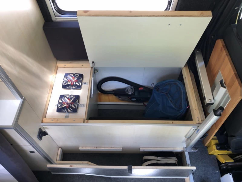 VW Crafter L3H2 Campingbus - Neuchâtel, Schweiz