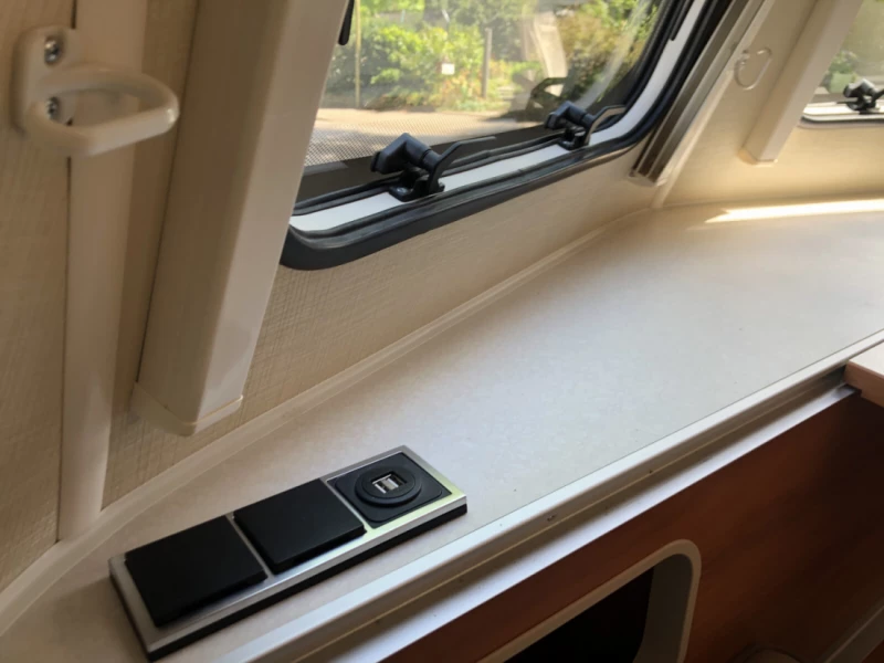 Eriba Touring Familia 310 Husvagn - Winterthur, Schweiz