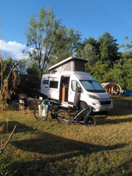 Pössl Summit 600 Plus Wohnmobil - Saint Blaise, Schweiz