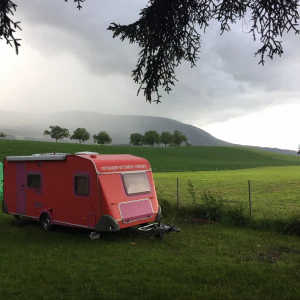 Knaus Caravane Knaus Südwind 500 TKM Modèle 200 Husvagn - Echallens, Schweiz