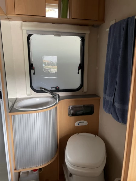 Adria Adria Camping-car - Plaffeien, Suisse
