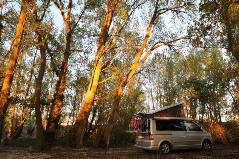 VW T5 California Comfortline Campingbus - Birsfelden, Schweiz