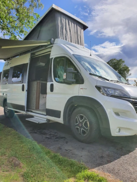 Van Tourer 600 D Campingbus - Stäfa, Schweiz