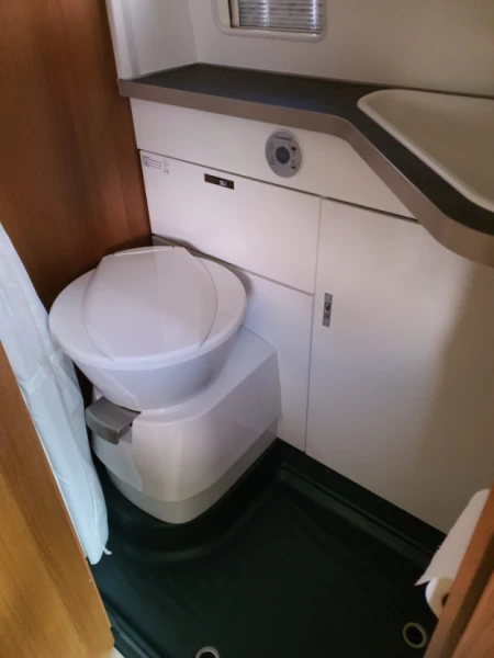 Van Tourer 600 D Campingbus - Stäfa, Schweiz
