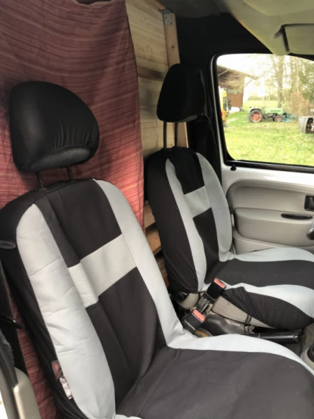 Nissan Kubistar Campingbus - Hünibach, Schweiz