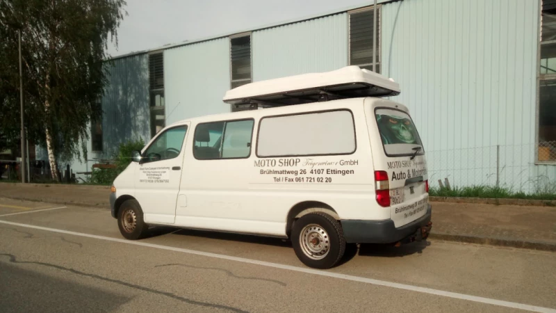 Toyota Hi Ace Campingbus - Ettingen, Schweiz