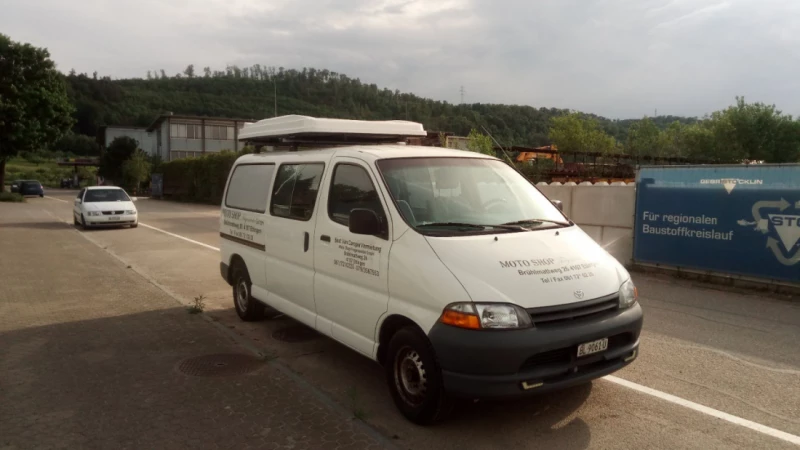 Toyota Hi Ace Campingbus - Ettingen, Schweiz
