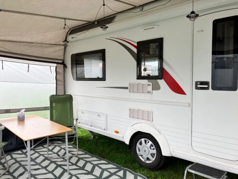 Bürstner averso plus 440 tk Wohnwagen - Nassen, Schweiz