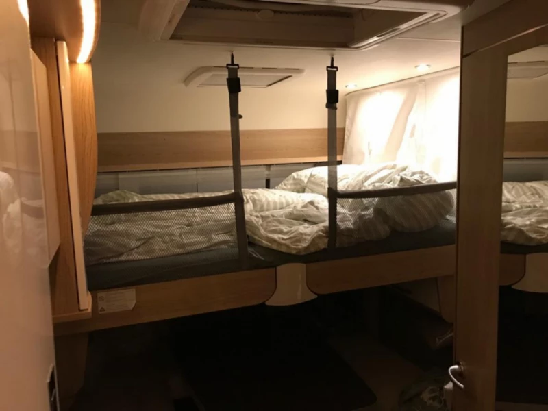 Bürstner averso plus 440 tk Wohnwagen - Nassen, Schweiz