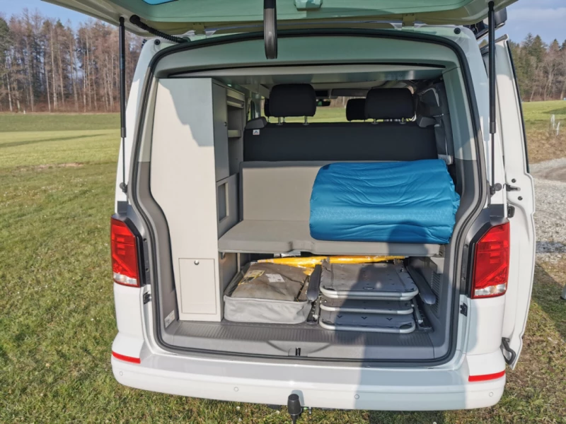 VW VW T6.1 California Beach 2023 DSG Bybobil - Zürich, Sveits