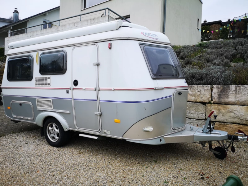 Eriba Triton Wohnwagen - Leubringen, Schweiz