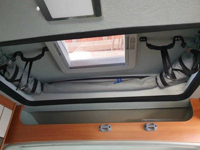 Pössl summit plus 600 Camping-car - Riehen, Suisse
