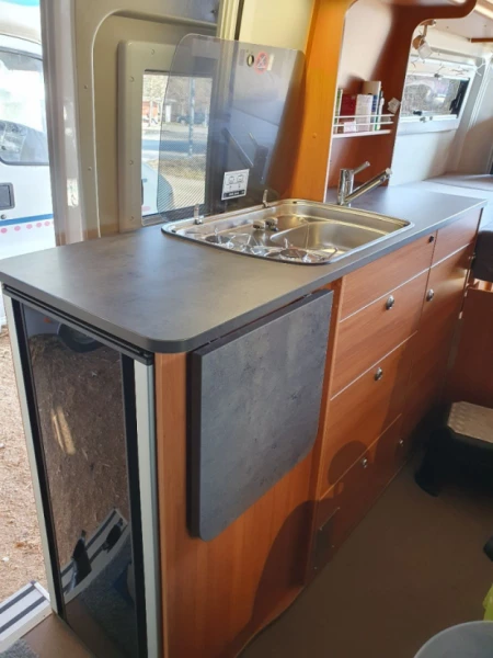 Pössl summit plus 600 Camping-car - Riehen, Suisse