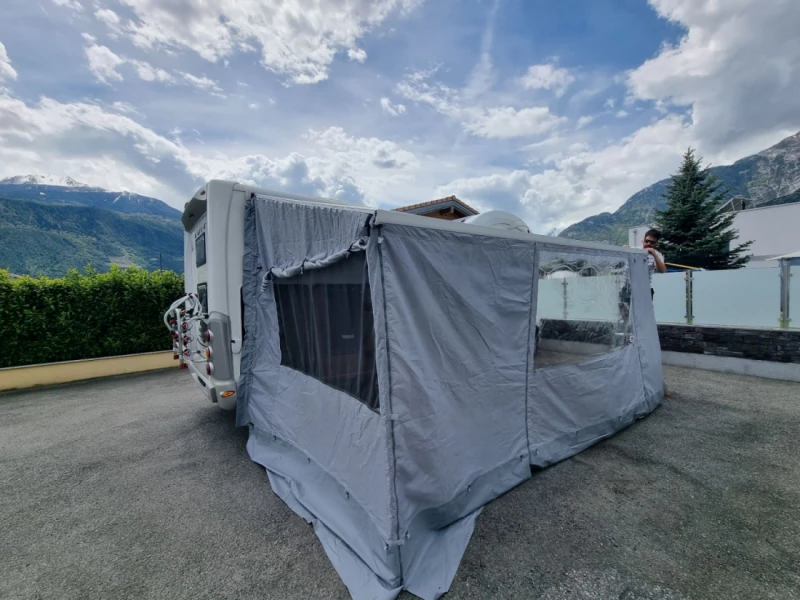 Laika Laika X700 Wohnmobil - Vétroz, Schweiz