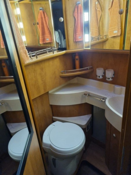 Carthago Chic C-line XL 5,8Q Wohnmobil - Enköping, Schweden