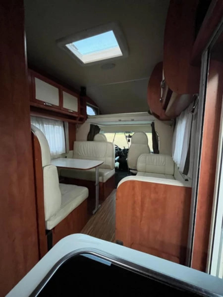 PLA PLA L471 Wohnmobil - Corcelles, Schweiz