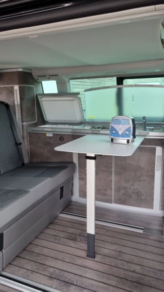 VW California 6.1 Ocean Retkeilyauto - Nyon, Sveitsi