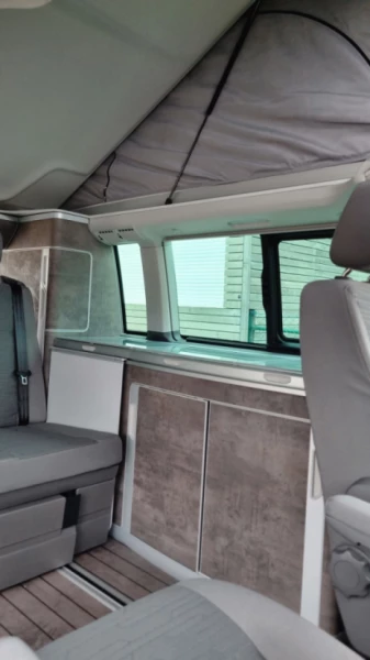 VW California 6.1 Ocean Retkeilyauto - Nyon, Sveitsi
