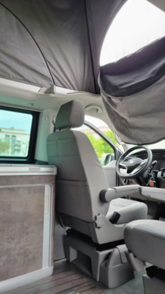 VW California 6.1 Ocean Retkeilyauto - Nyon, Sveitsi