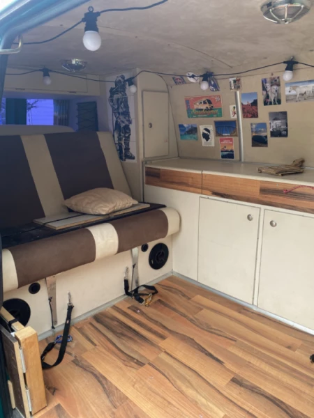 VW Transporter 4 Campingbus - La Chaux-de-Fonds, Schweiz