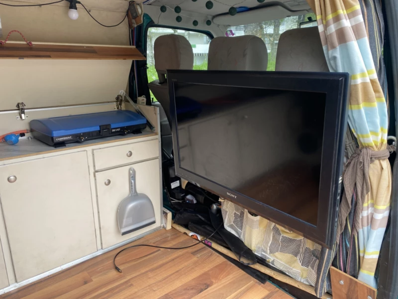 VW Transporter 4 Campingbus - La Chaux-de-Fonds, Schweiz