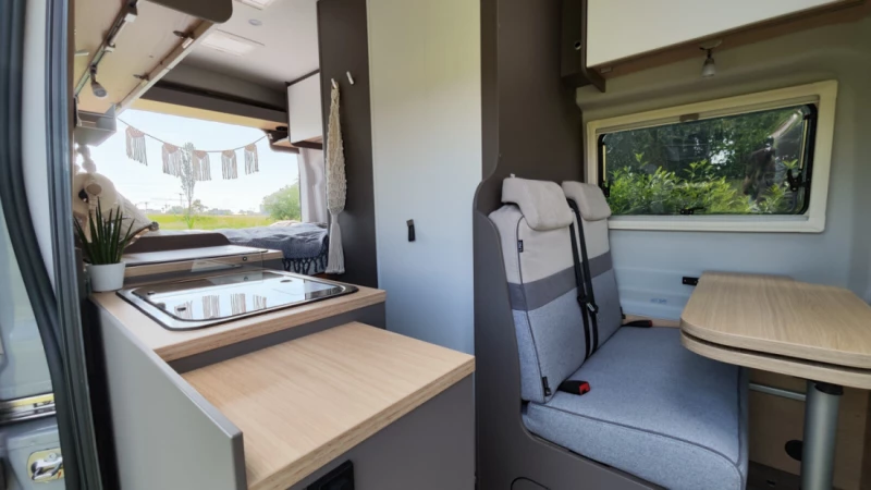 LMC Innovan 590 Campingbus - Birrhard, Schweiz