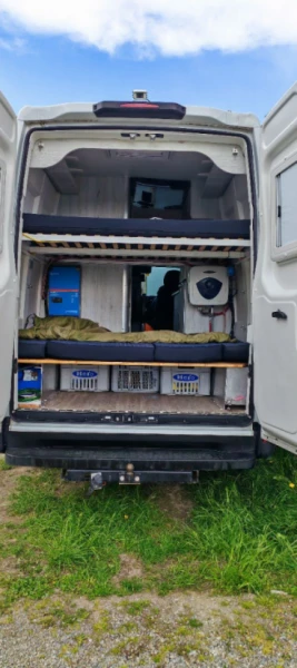 Iveco 35s16 A8 Campervan - Mamishaus, Switzerland