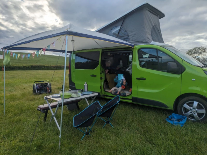Renault Trafic, long-wheel base Campingbus - Freudwil, Schweiz