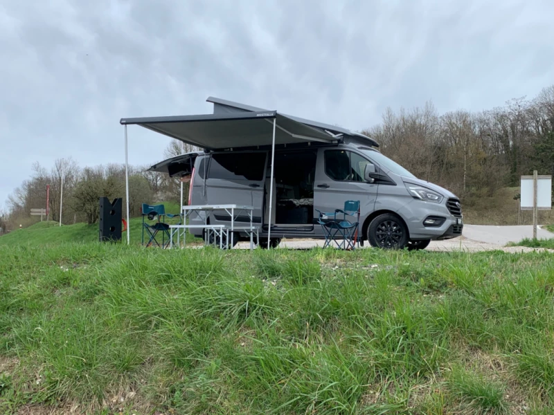 Ford Nugget Campingbus - Plan les ouates, Schweiz