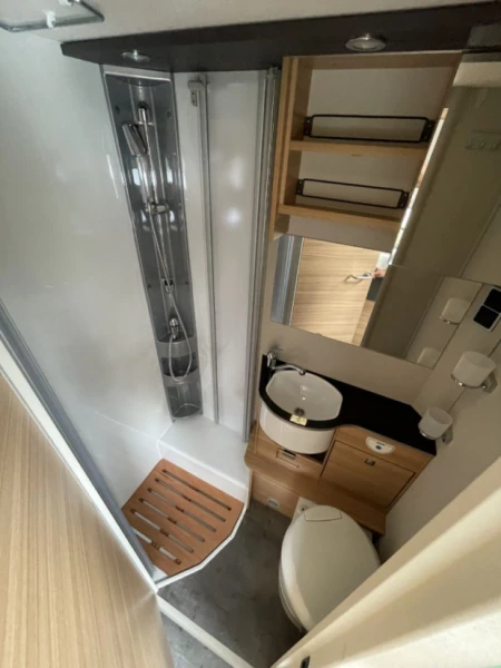 Dethleffs Globebus I 6 Wohnmobil - Baar, Schweiz