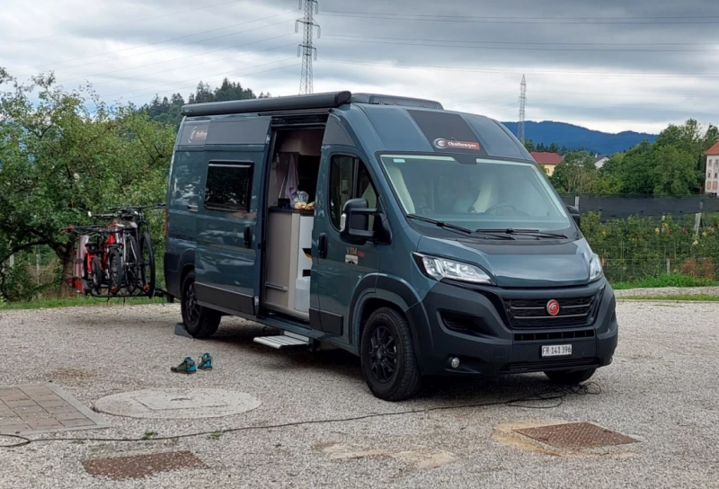 Challenger V114 max Campingbus - La Tour-de-Trême, Schweiz