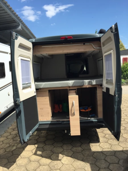 Dethleffs Globetrail 640 Campingbus - Stüsslingen, Schweiz