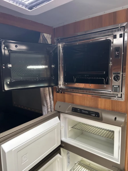 Mercedes Sprinter Camping-car - Geneve, Suisse