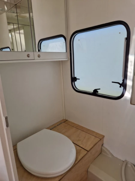Bürstner 480 TK Wohnwagen - Worb SBB, Schweiz