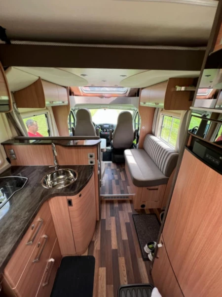 Knaus SkyWave Wohnmobil - Kaltenbach, Schweiz