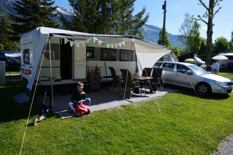 LMC Sassino 470K mit Vorzelt Wohnwagen - Thal, Schweiz