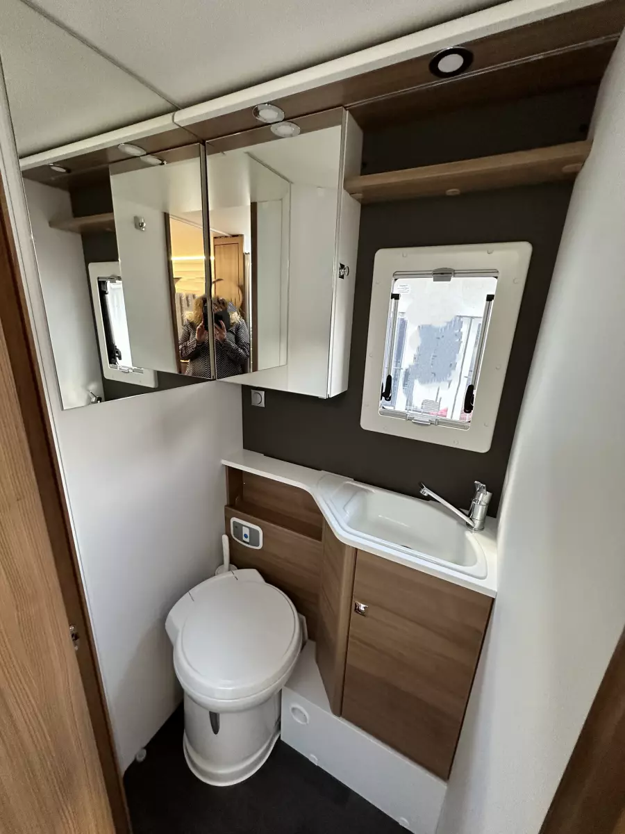 Adria Coral Plus 670SL Autocamper - Zürich, Schweiz