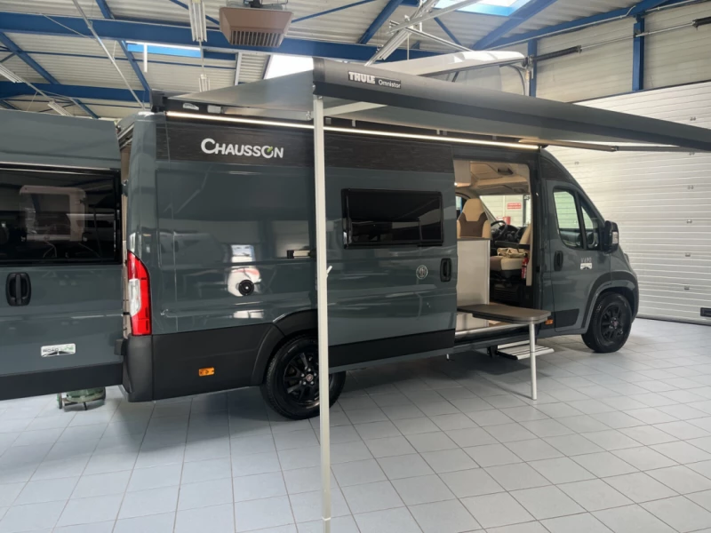 Chausson V690 Campingbus - Nyon, Schweiz