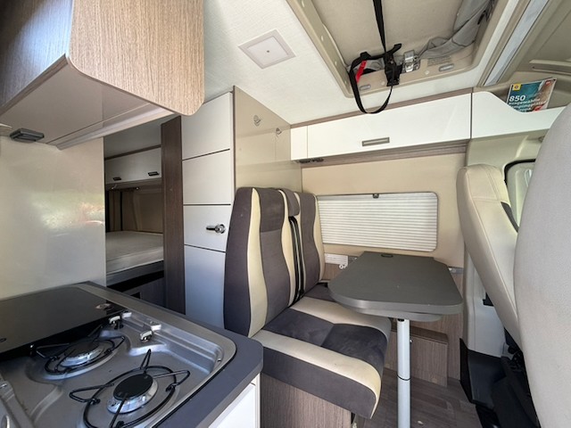 Chausson V690 Retkeilyauto - Nyon, Sveitsi