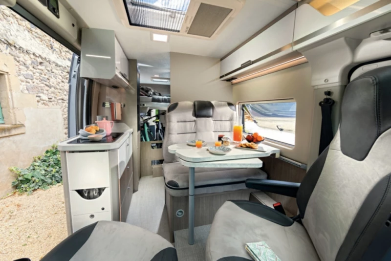 Chausson V690 Campingbus - Nyon, Schweiz
