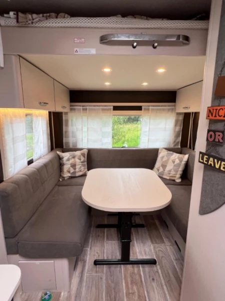 Dethleffs c‘go up KR525 Caravane - Uitikon, Suisse