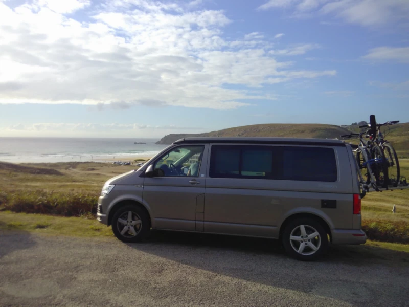 VW California Ocean 6.0 Campingbus - Gy, Schweiz